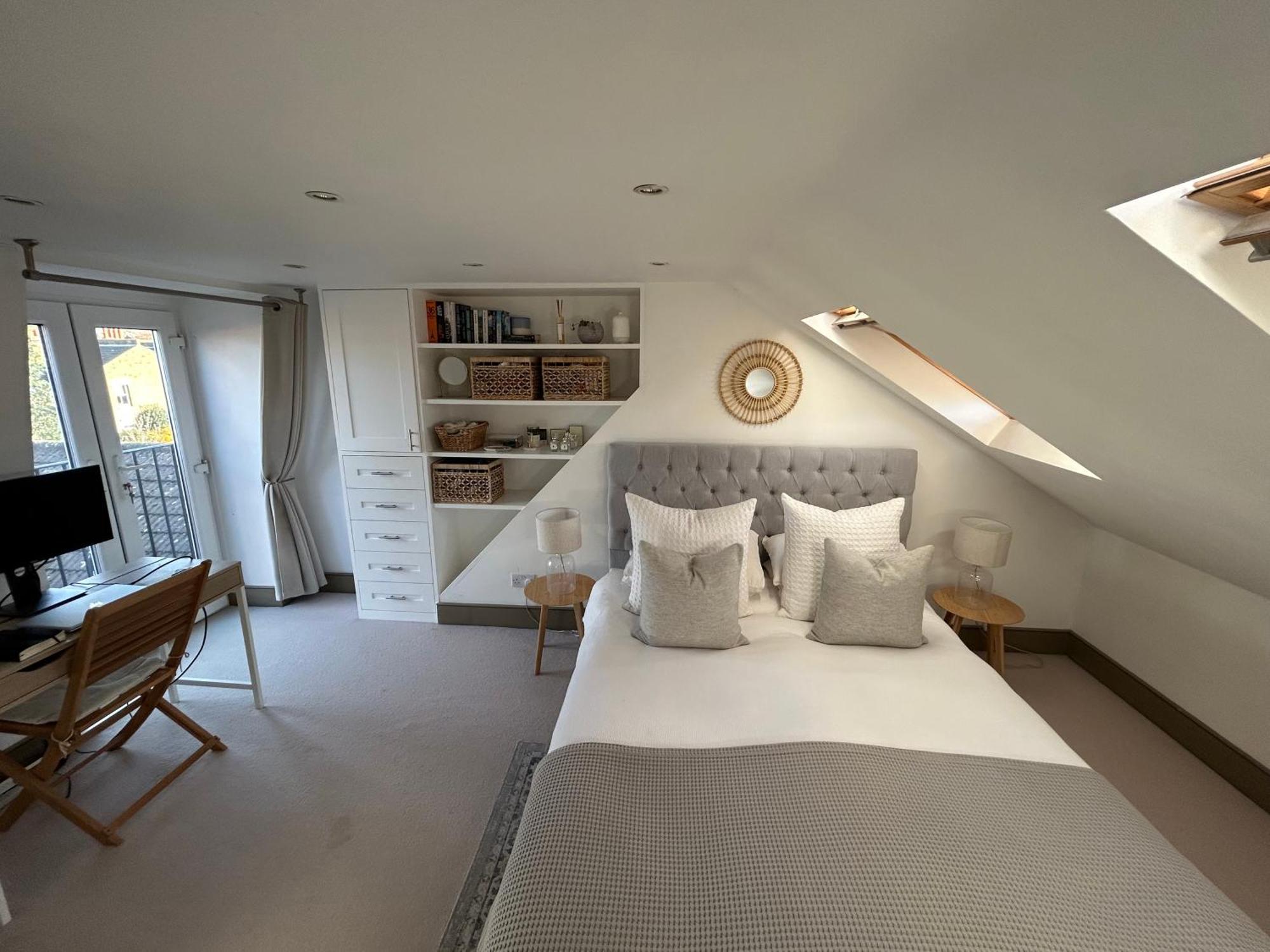 Stylish Victorian Home- 1 Bedroom 15 Mins *